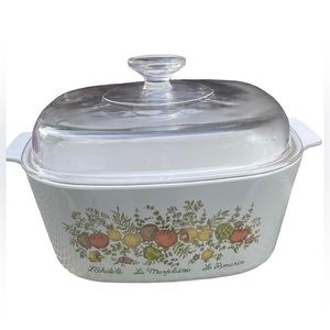 Vintage Corningware dish with lid